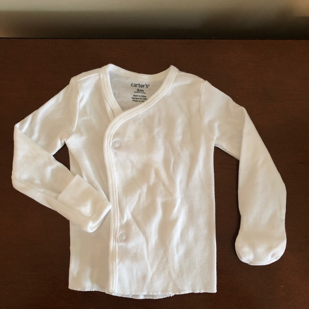 Carter’s v neck cross over shirt